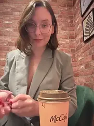 The_Snowwhitee webcam model stream image