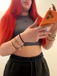 Holly-Glamour webcam model stream image