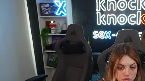 Elnonoykeila77 webcam model stream image