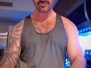 Killian &amp; Crew webcam flirt4free model stream image