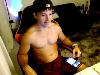 Master Zeth webcam model stream image