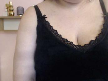 HollyDanceSoul webcam model stream image