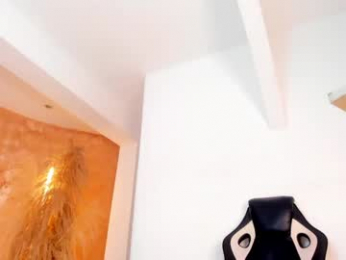 aprill_fox webcam model stream image