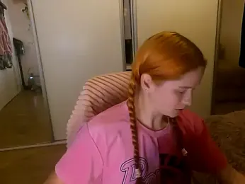 RedheadFairy webcam model stream image