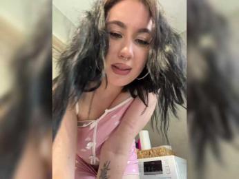 CurvyWoman- webcam model stream image