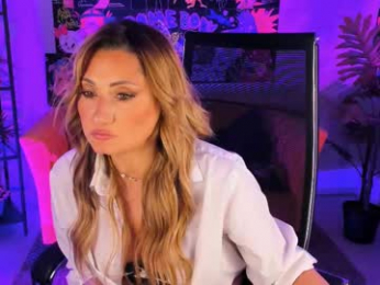 sarahholly webcam model stream image