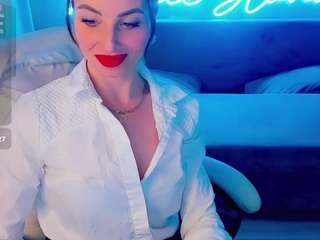 nikkiblondiee webcam model stream image