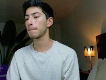 ethan_skiny_ webcam model stream image