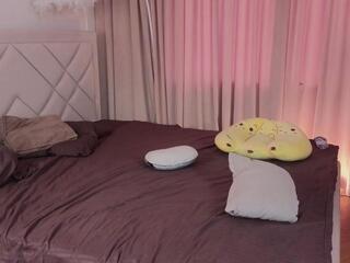 Sunniva Budlong webcam model stream image