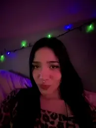 ShannonShanny webcam model stream image