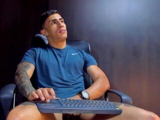 Adrian Rae webcam model stream image
