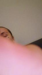 Unejeunebrat webcam model stream image