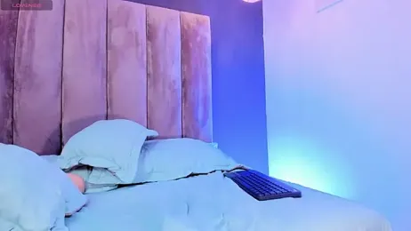 cami_rouxxx_ webcam model stream image