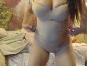 Kylie-2 webcam model stream image
