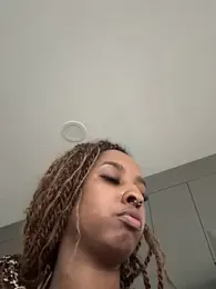 Your_Paris webcam model stream image