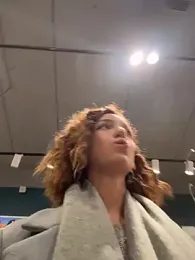 DollyTall webcam model stream image