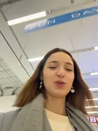 DollyTall webcam stripchat model stream image