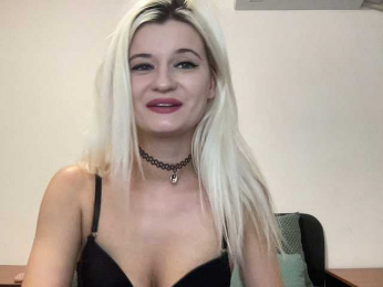 OnikaLove webcam model stream image