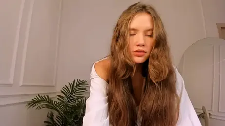 MaryannSoftt webcam model stream image