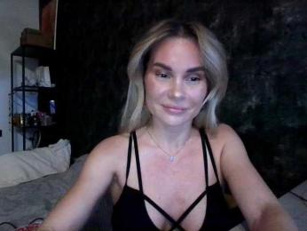 malika2025 webcam model stream image