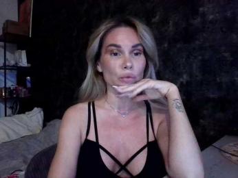 malika2025 webcam model stream image