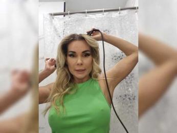 malika2025 webcam model stream image