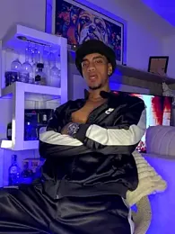 AaronCruz_ webcam stripchat model stream image
