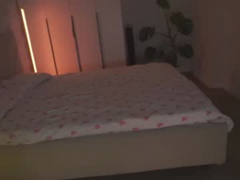 agent_blonde webcam model stream image
