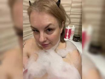 RobinLili webcam bongacams model stream image