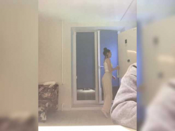Mileshil webcam model stream image