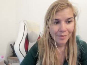 artsyandcraftsy_ webcam model stream image