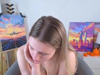 Elva Helme webcam model stream image