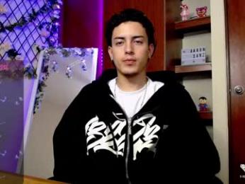 aaron_sanz_ webcam model stream image