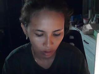 Bella Islove webcam model stream image