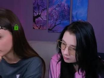 lisa_dark_ webcam model stream image