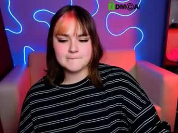 lisa_dark_ webcam model stream image