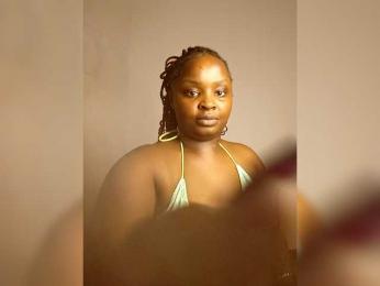 Prettyve webcam model stream image