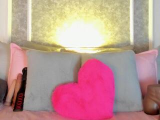 Victoria Lois webcam model stream image