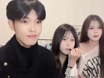 zhouzhou_YC webcam model stream image