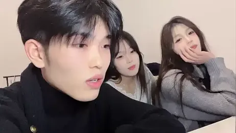 zhouzhou_YC webcam model stream image