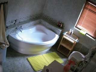 voyeurcam-julmodels-bath-1st-2 webcam model stream image