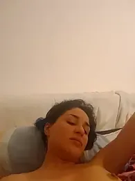 kendrafarq webcam model stream image