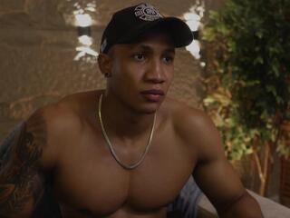 Logan Varela webcam model stream image