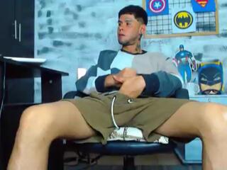 Derryck webcam model stream image