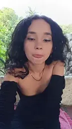 sweet_outdoor_charm webcam model stream image