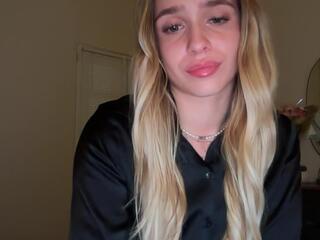 Maci Reynolds webcam model stream image