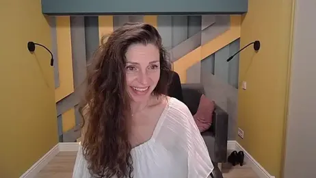 EllaLong webcam model stream image