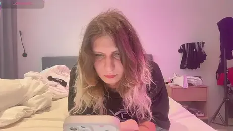 AlicePinkhead webcam model stream image