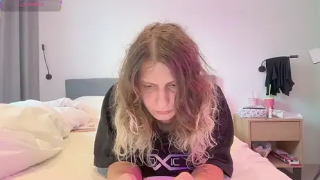 AlicePinkhead webcam model stream image