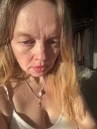 Susanel webcam model stream image